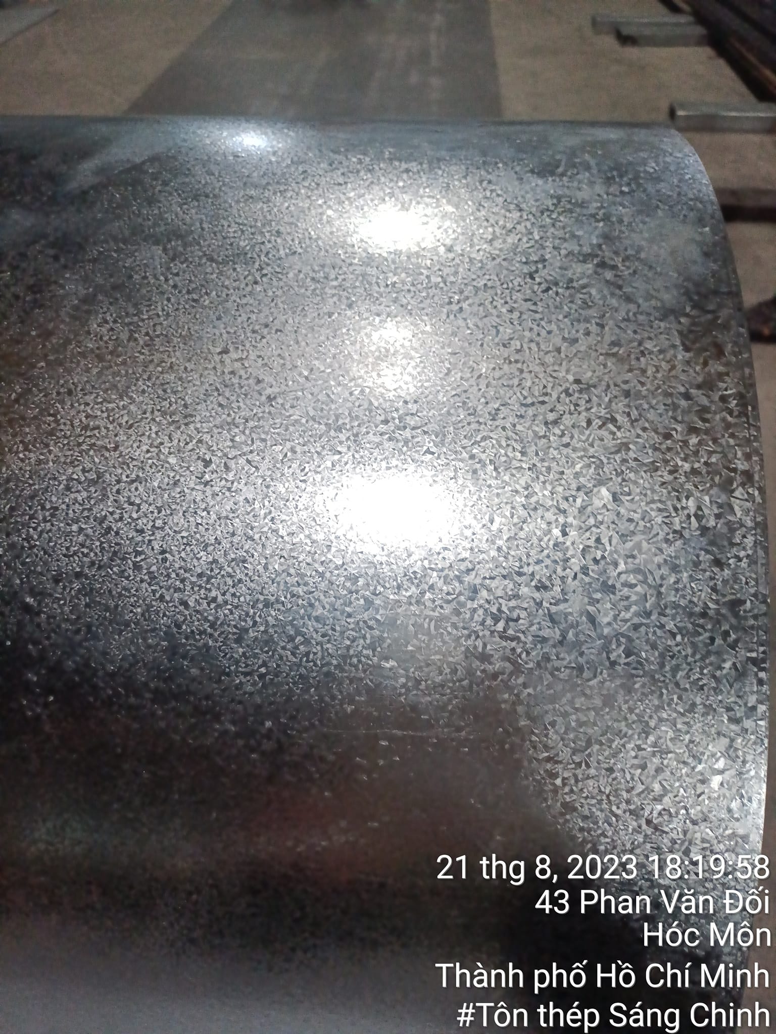 ton-kem-ton-thep-sang-chinh-2 Hình 2: Tôn kẽm tại Tôn Thép Sáng Chinh