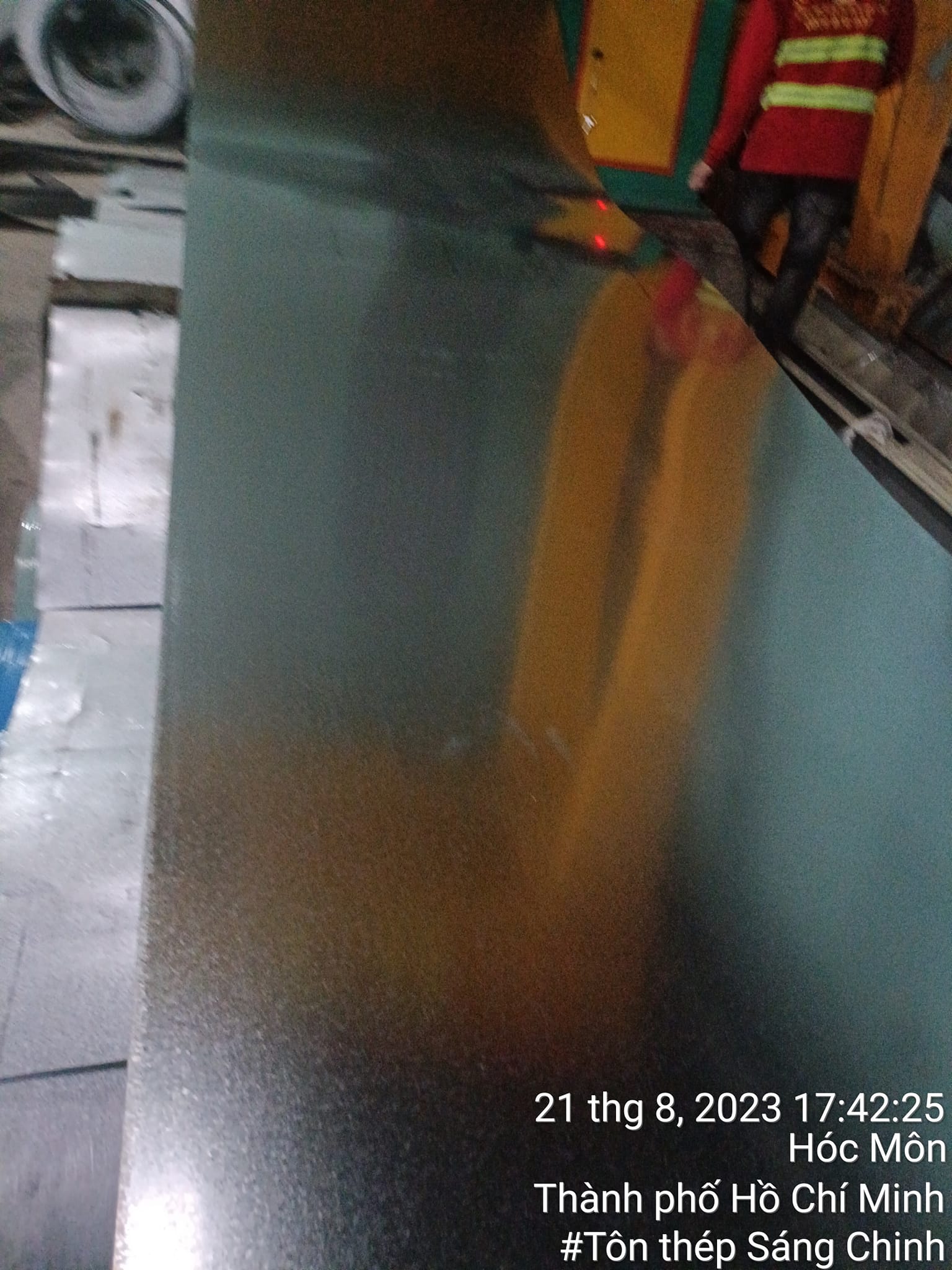 ton-kem-ton-thep-sang-chinh-5 Hình 5: Tôn kẽm tại Tôn Thép Sáng Chinh