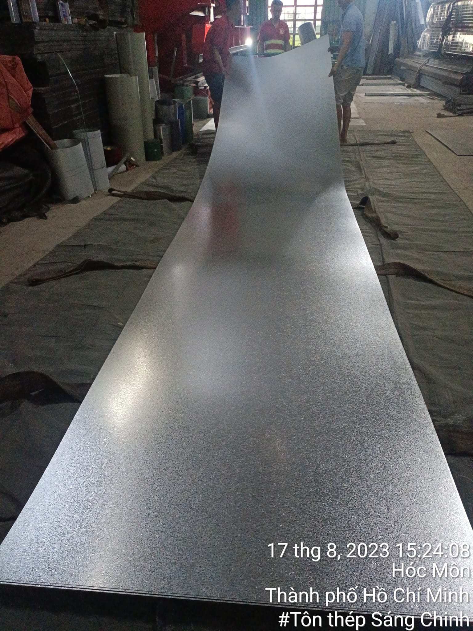 ton-kem-ton-thep-sang-chinh-6 Hình 6: Tôn kẽm tại Tôn Thép Sáng Chinh