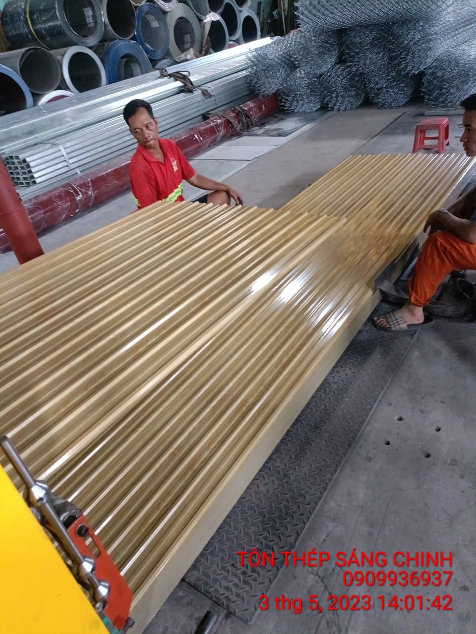 ton-pu-cach-nhiet-tonthep-sang-chinh-2 Tôn 3 Lớp, Tôn Cách Nhiệt, Tôn Chống Nóng (Tôn Xốp Tôn)